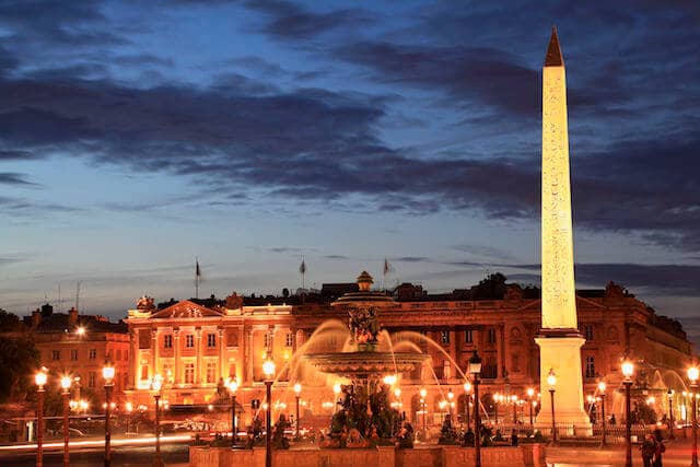 Praça da Concórdia à noite Praça da Concórdia à noite