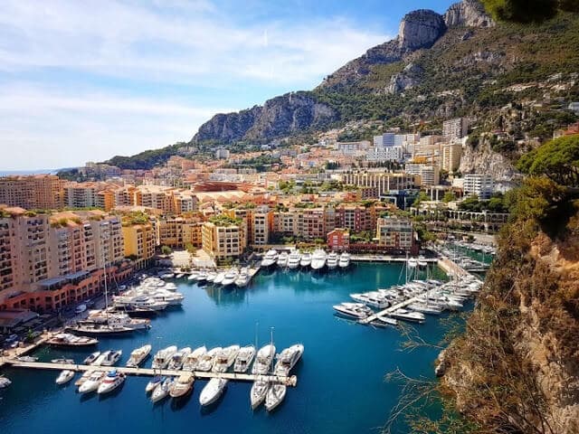 Cidade de Monaco na Riviera Francesa Cidade de Monaco na Riviera Francesa