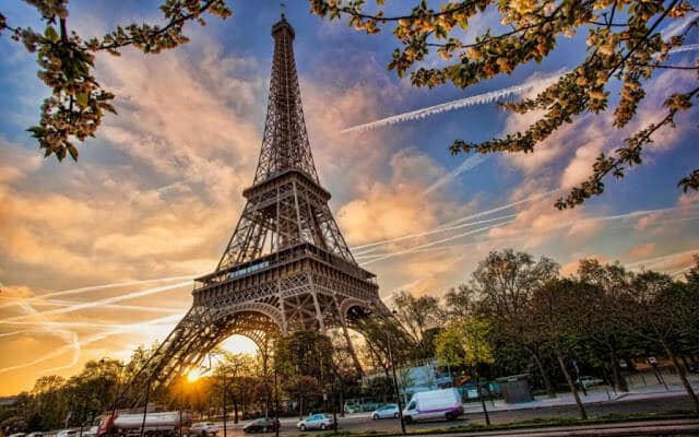 Torre Eiffel em Paris Torre Eiffel em Paris