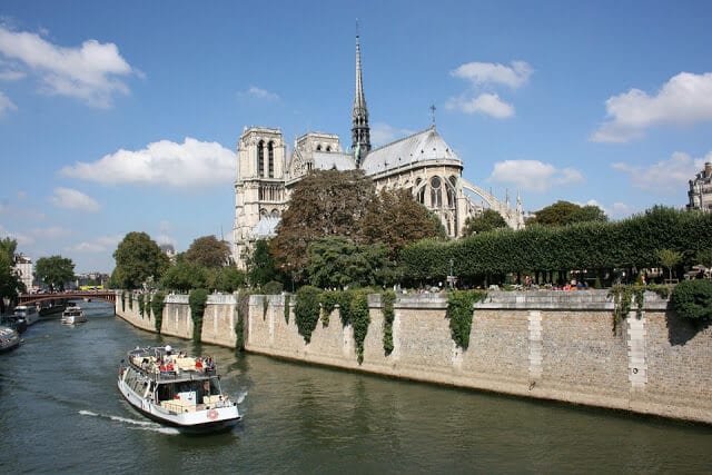 Notre Dame a partir do Sena Notre Dame a partir do Sena