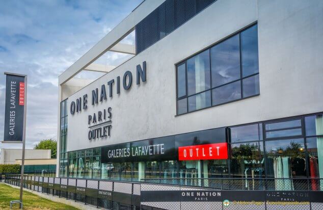 Exterior do Outlet One Nation em Paris Exterior do Outlet One Nation em Paris
