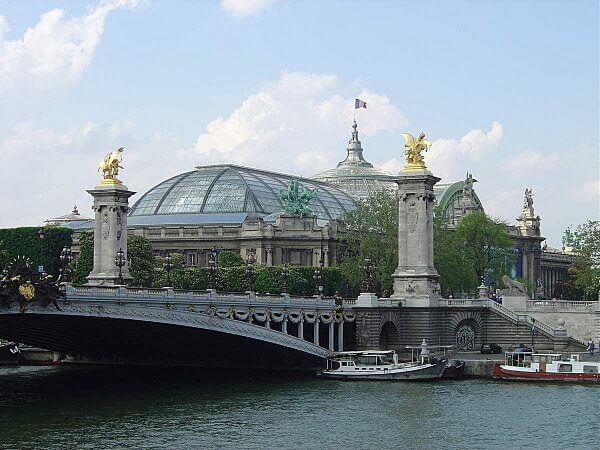 Grand Palais e Petit Palais a partir do Sena Grand Palais e Petit Palais a partir do Sena