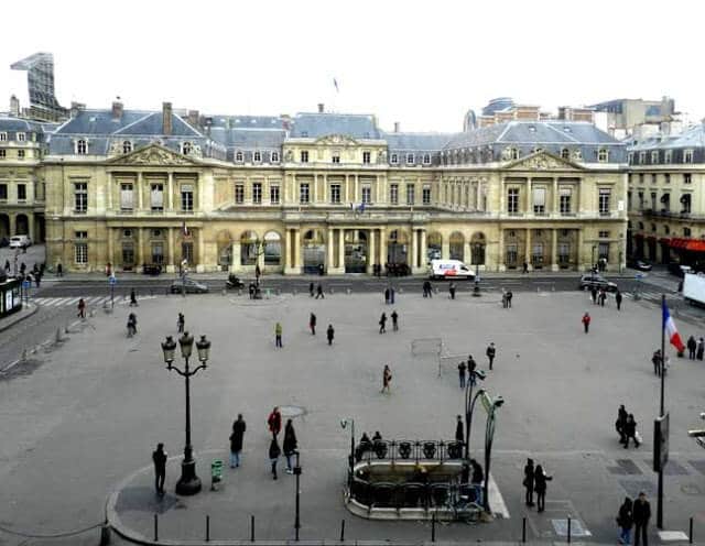 Praça do Palais Royal em Paris Praça do Palais Royal em Paris
