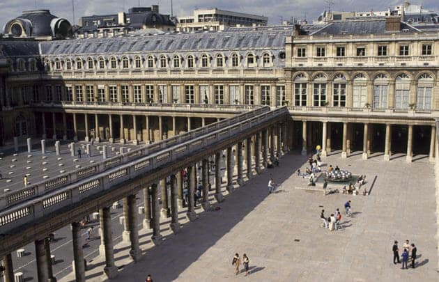 Praça do Palais Royal em Paris Praça do Palais Royal em Paris