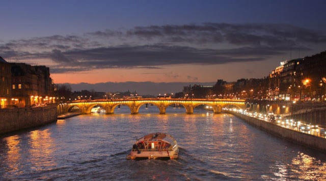 Rio Sena em Paris de noite Rio Sena em Paris de noite