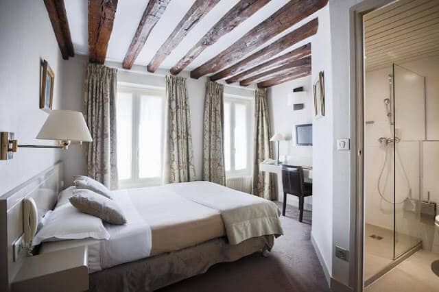 Quarto do Hotel la Residence Du Berry Quarto do Hotel la Residence Du Berry