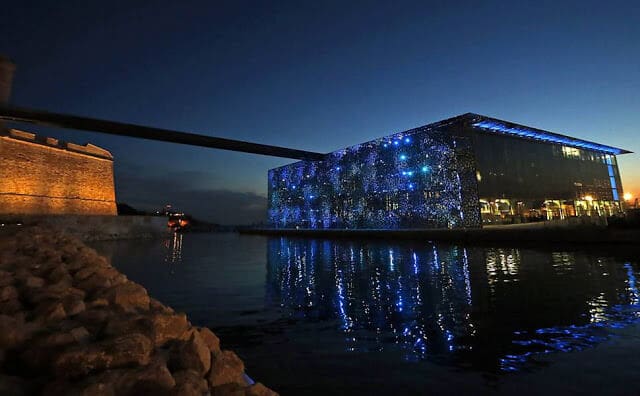 Vista do MuCEM de noite Vista do MuCEM de noite